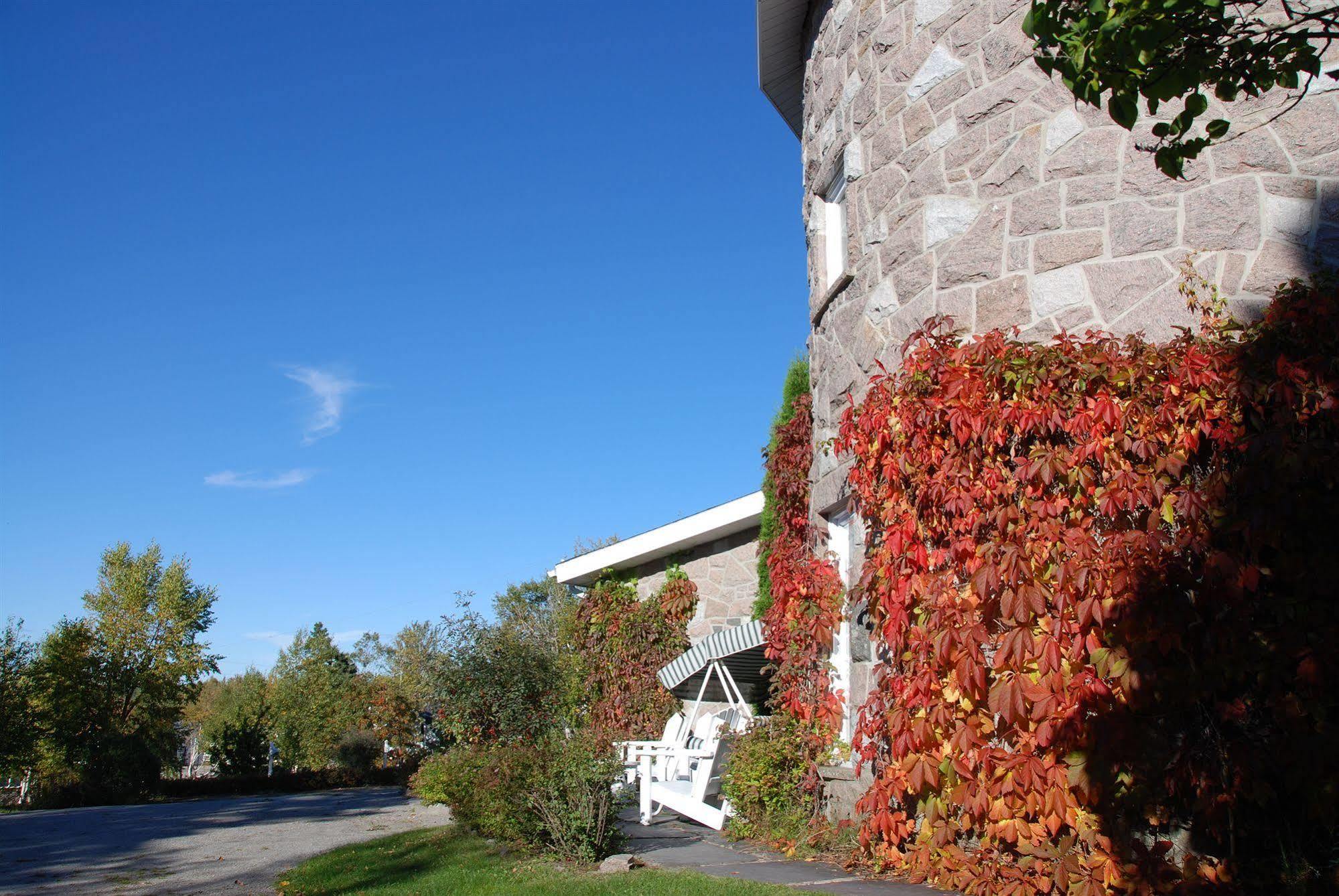 Auberge La Rosepierre Bistro Henri Grandes-Bergeronnes Exteriér fotografie