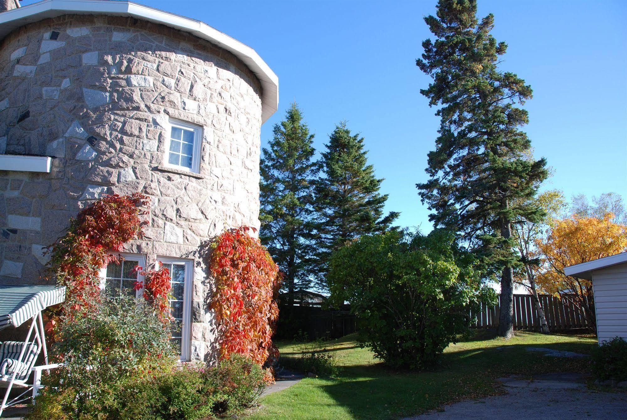 Auberge La Rosepierre Bistro Henri Grandes-Bergeronnes Exteriér fotografie